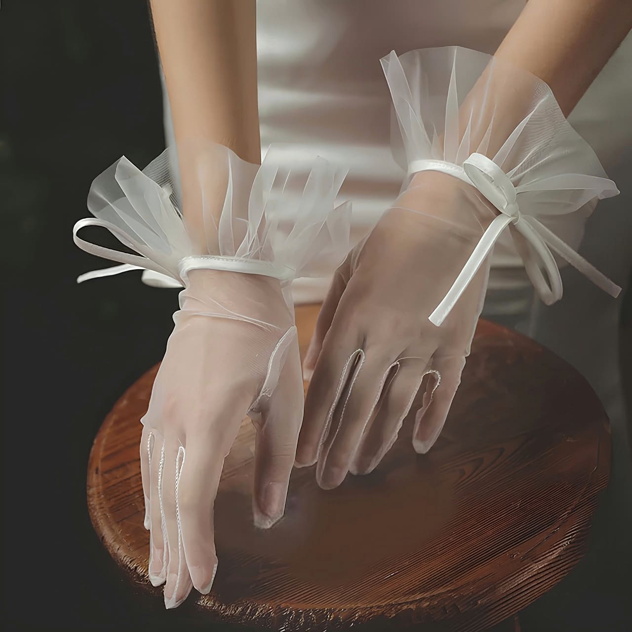 Elegant White Bow Tulle Gloves