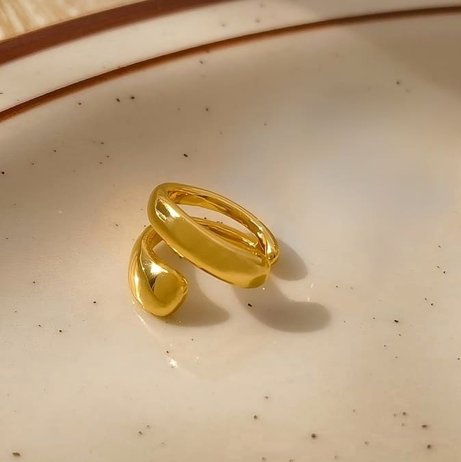 Iconic Irregular Gold Ear Cuff | Non-Pierced