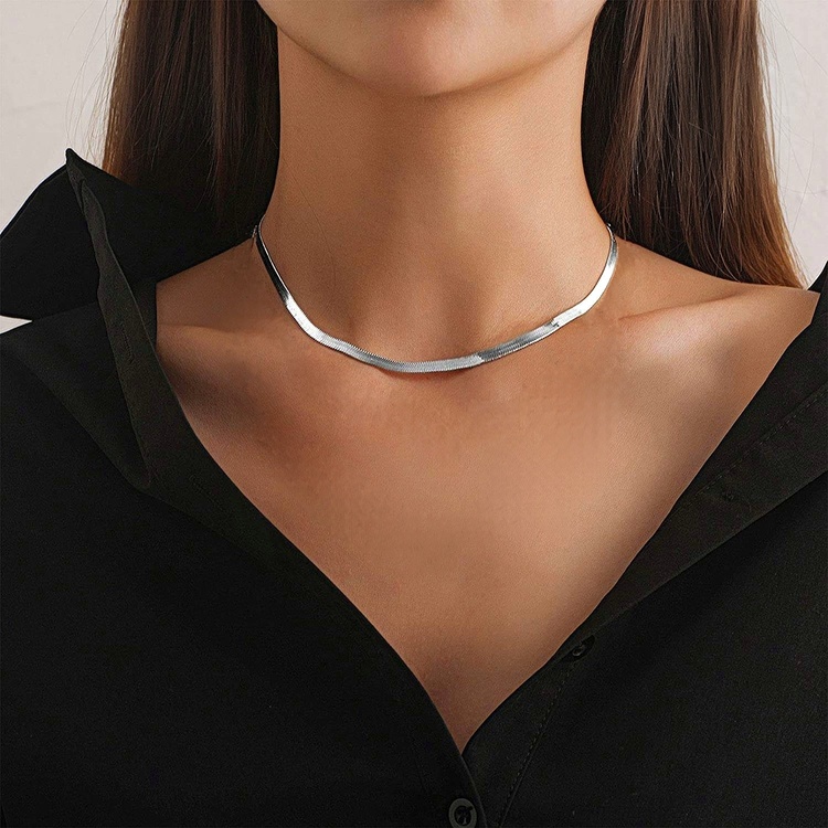 Bold Silver Herringbone Necklace | NUNCHI